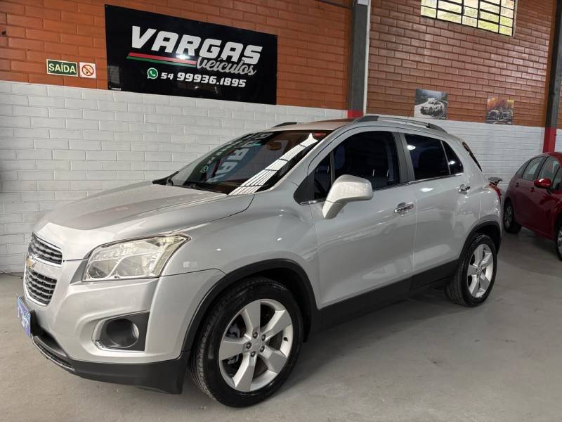 CHEVROLET - TRACKER - 2013/2014 - Prata - R$ 70.000,00