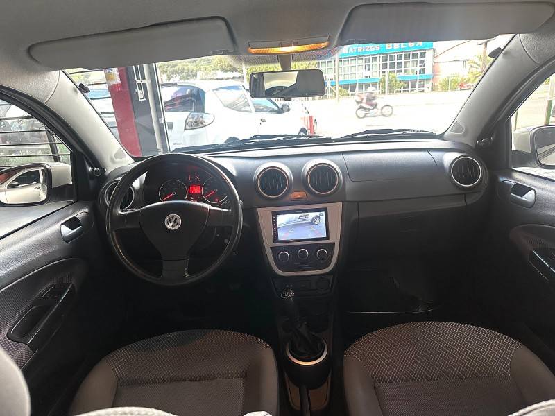 VOLKSWAGEN - VOYAGE - 2012/2013 - Branca - R$ 34.000,00