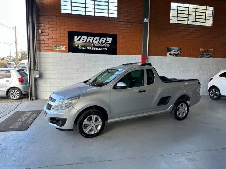 CHEVROLET - MONTANA - 2017/2018 - Prata - R$ 53.000,00