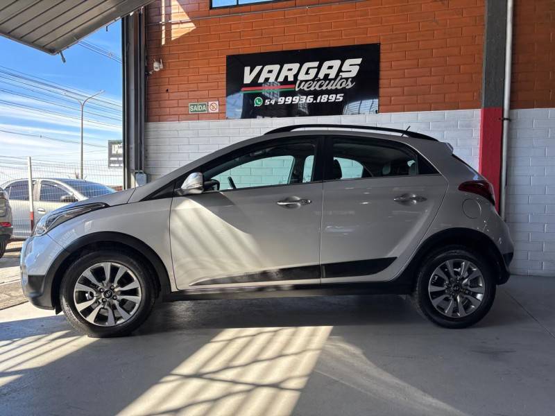 HYUNDAI - HB20X - 2016/2016 - Prata - R$ 67.000,00