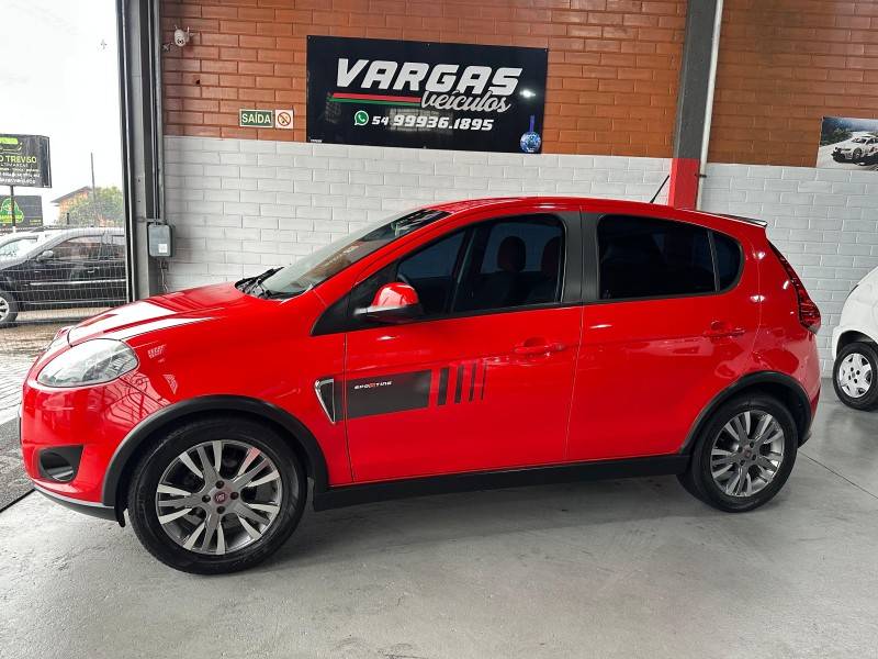 FIAT - PALIO - 2012/2013 - Vermelha - R$ 44.000,00