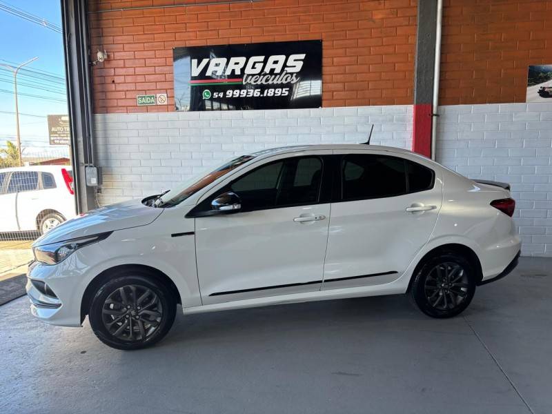 FIAT - CRONOS - 2021/2021 - Branca - R$ 68.000,00