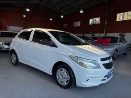 CHEVROLET - ONIX - 2016/2017 - Branca - R$ 46.000,00