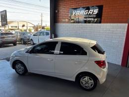 CHEVROLET - ONIX - 2016/2017 - Branca - R$ 46.000,00