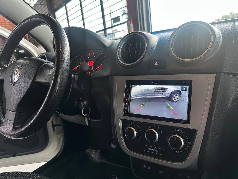 VOLKSWAGEN - VOYAGE - 2012/2013 - Branca - R$ 34.000,00