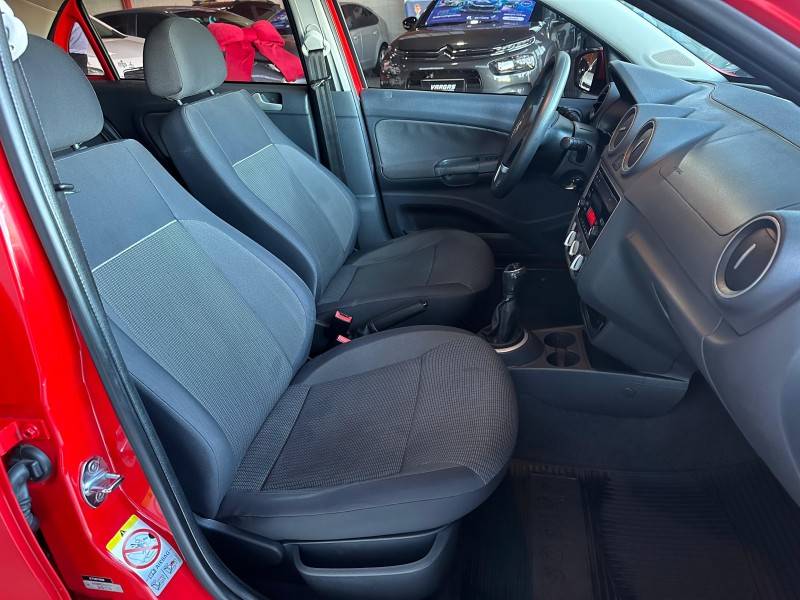 VOLKSWAGEN - VOYAGE - 2013/2013 - Vermelha - R$ 41.000,00