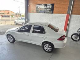 CHEVROLET - PRISMA - 2011/2012 - Branca - R$ 32.000,00