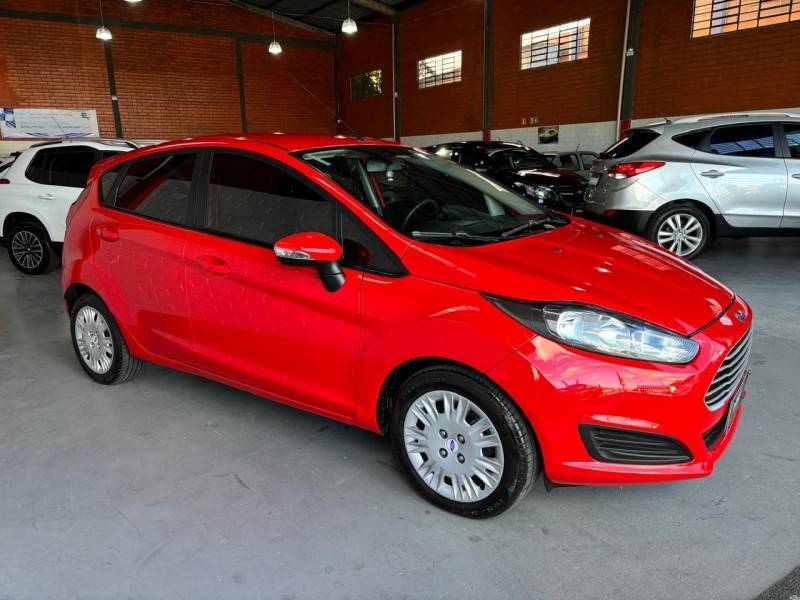 FORD - FIESTA - 2017/2017 - Vermelha - R$ 53.000,00