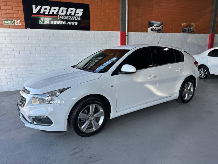 CHEVROLET - CRUZE - 2015/2015 - Branca - R$ 68.000,00
