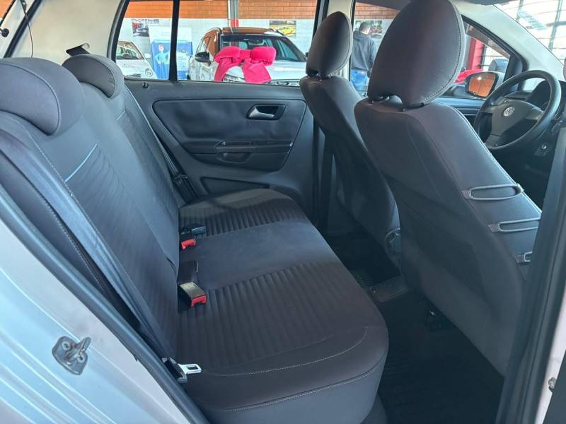 VOLKSWAGEN - CROSSFOX - 2011/2011 - Branca - R$ 43.000,00