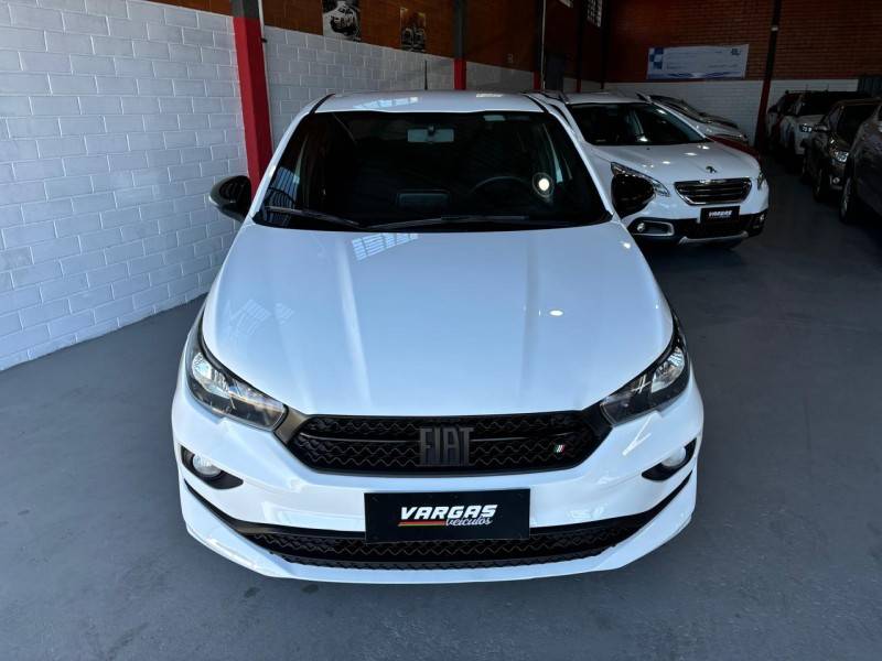 FIAT - CRONOS - 2021/2021 - Branca - R$ 68.000,00