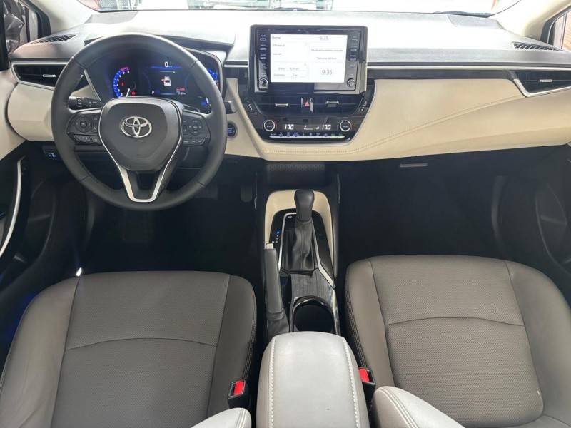 TOYOTA - COROLLA - 2021/2022 - Branca - R$ 149.000,00