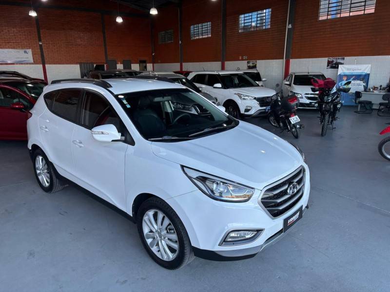 HYUNDAI - IX35 - 2016/2017 - Branca - R$ 84.000,00