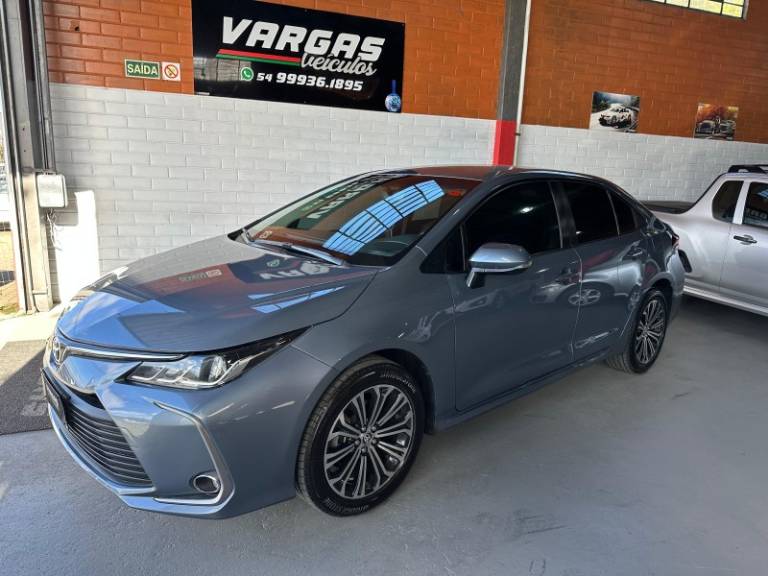 TOYOTA - COROLLA - 2020/2020 - Cinza - R$ 116.000,00