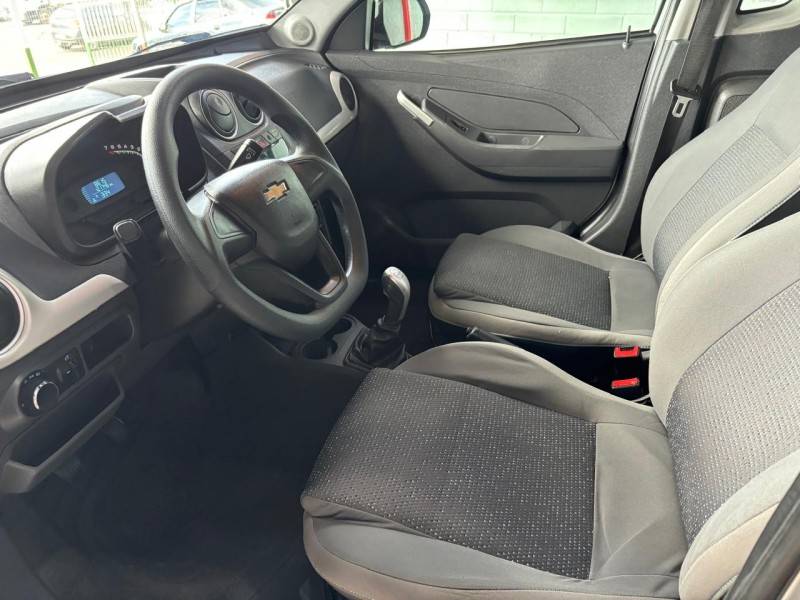 CHEVROLET - MONTANA - 2017/2018 - Prata - R$ 50.000,00