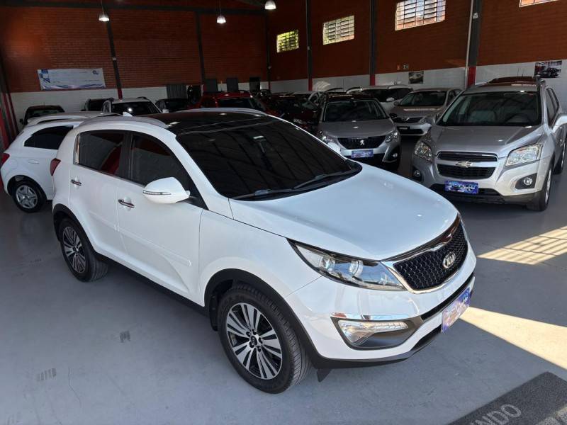 KIA MOTORS - SPORTAGE - 2014/2015 - Branca - R$ 85.000,00