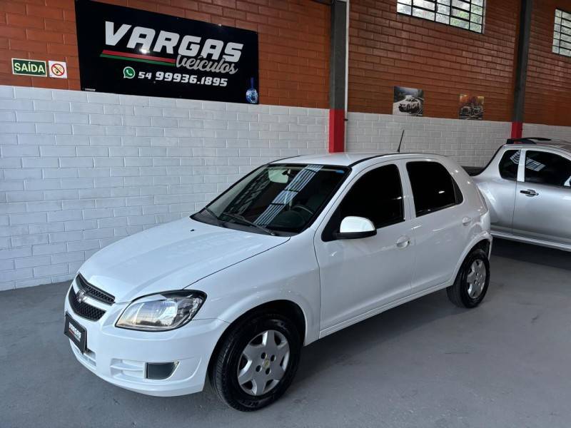 CHEVROLET - CELTA - 2013/2013 - Branca - R$ 36.000,00