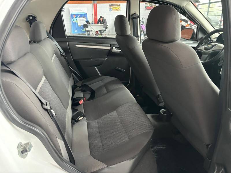 CHEVROLET - CELTA - 2013/2014 - Branca - R$ 34.500,00