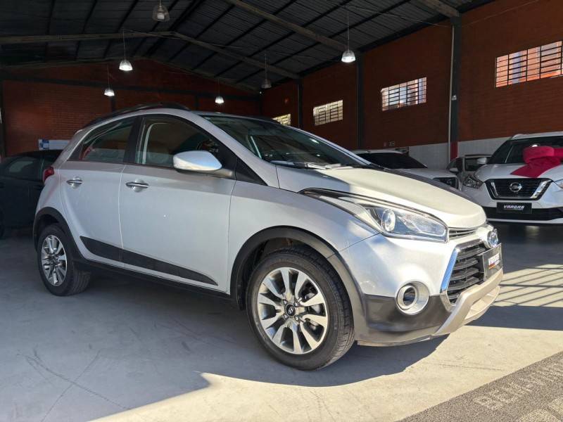 HYUNDAI - HB20X - 2016/2016 - Prata - R$ 67.000,00