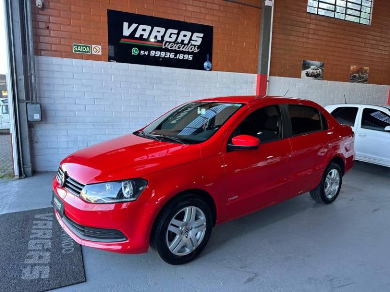 VOLKSWAGEN - VOYAGE - 2013/2013 - Vermelha - R$ 41.000,00