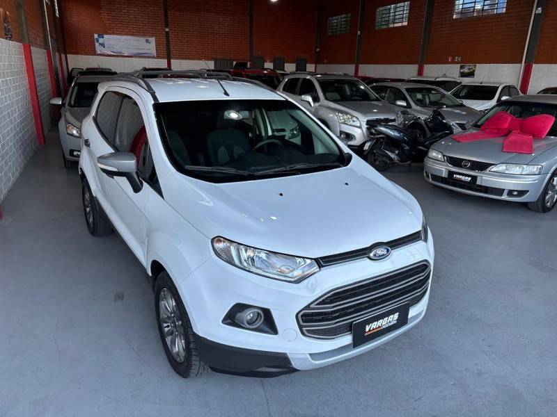 FORD - ECOSPORT - 2015/2016 - Branca - R$ 58.000,00