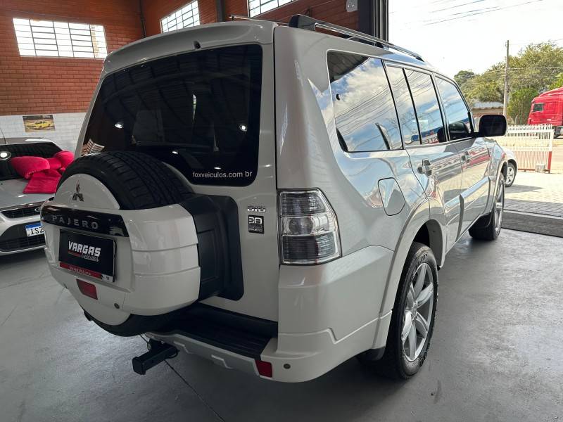 MITSUBISHI - PAJERO FULL - 2014/2014 - Branca - R$ 138.000,00