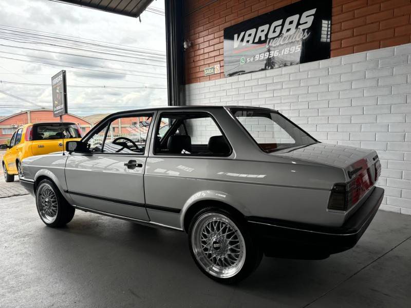 VOLKSWAGEN - VOYAGE - 1989/1989 - Prata - R$ 50.000,00