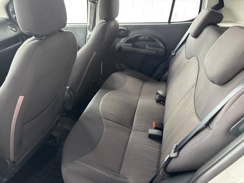 FIAT - UNO - 2014/2014 - Branca - R$ 40.000,00