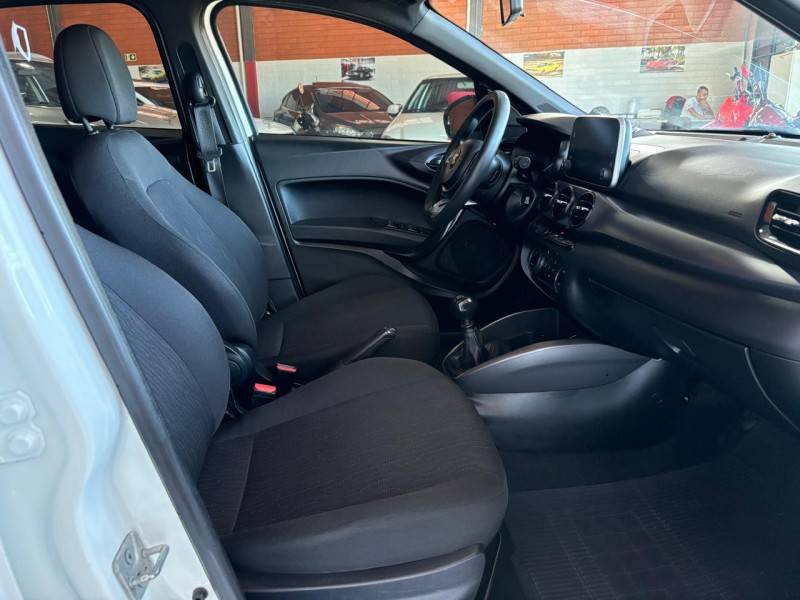 FIAT - CRONOS - 2021/2021 - Branca - R$ 68.000,00