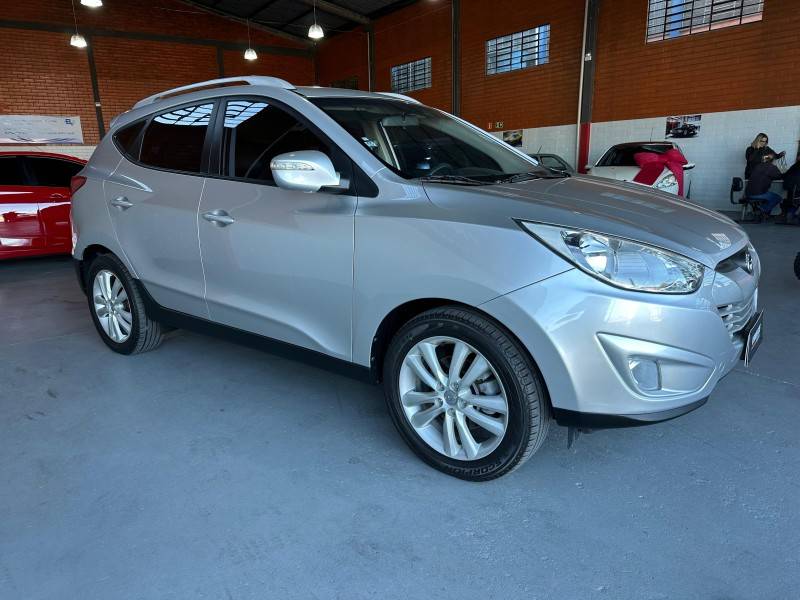 HYUNDAI - IX35 - 2011/2012 - Prata - R$ 63.000,00