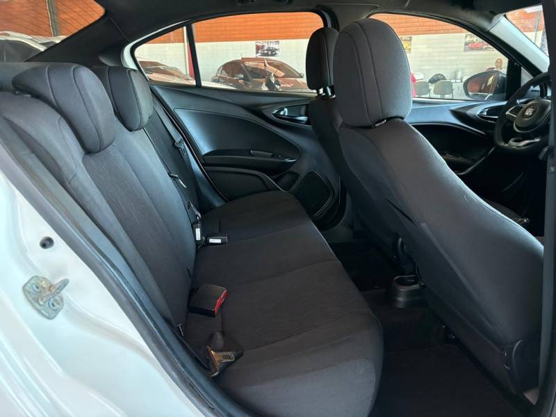 FIAT - CRONOS - 2021/2021 - Branca - R$ 68.000,00