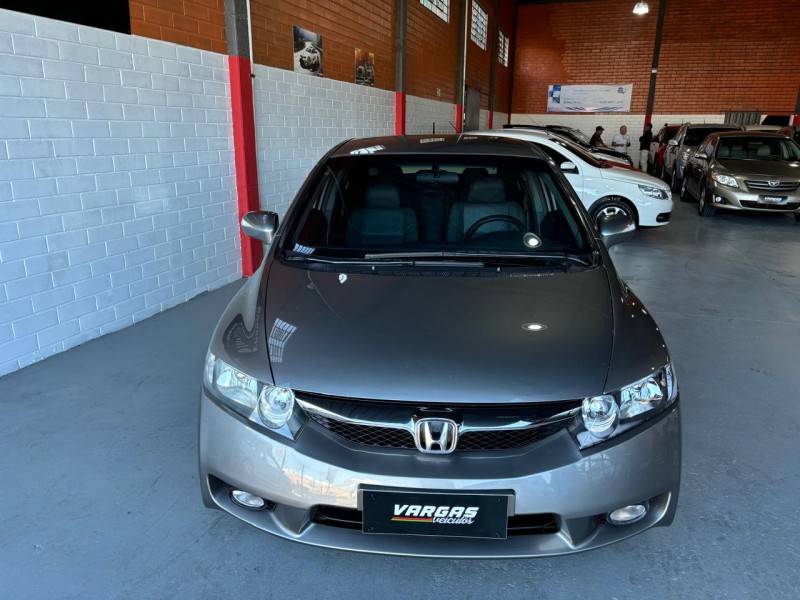 HONDA - CIVIC - 2011/2011 - Cinza - R$ 52.000,00