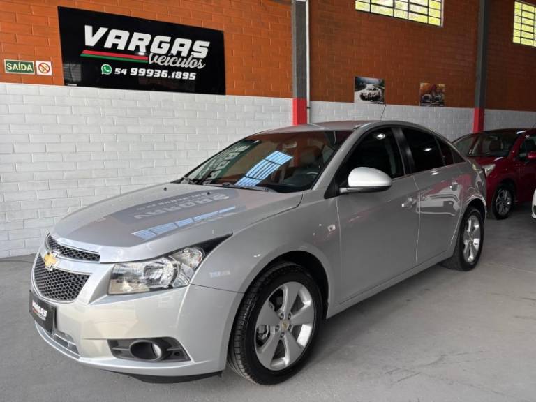 CHEVROLET - CRUZE - 2013/2014 - Prata - R$ 58.000,00