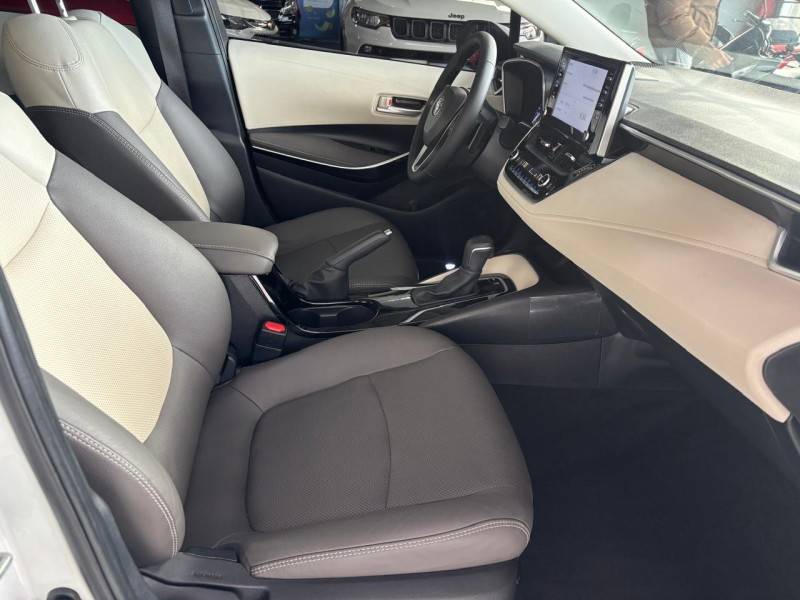 TOYOTA - COROLLA - 2021/2022 - Branca - R$ 149.000,00