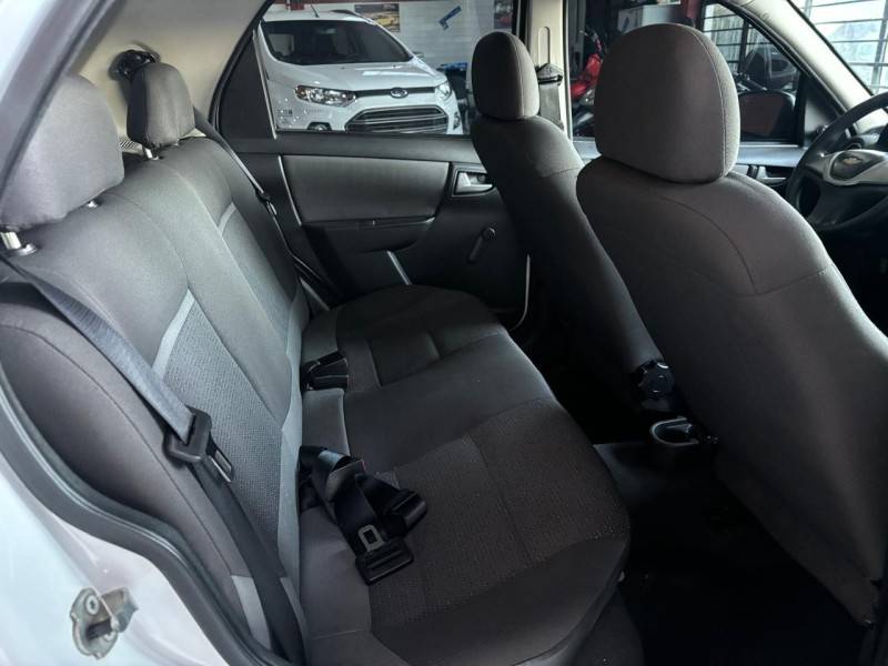 CHEVROLET - CELTA - 2013/2013 - Branca - R$ 36.000,00
