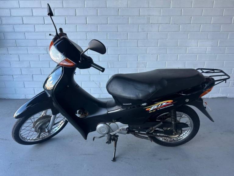 HONDA - BIZ 100 - 2000/2000 - Preta - R$ 5.900,00
