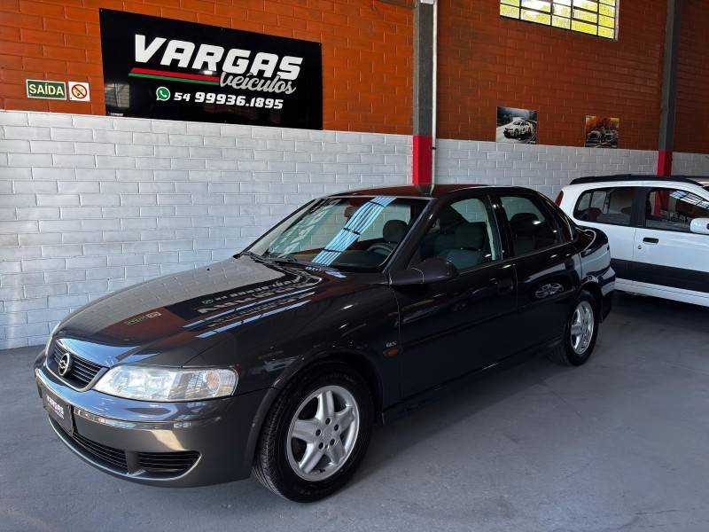 CHEVROLET - VECTRA - 2002/2002 - Cinza - R$ 29.000,00