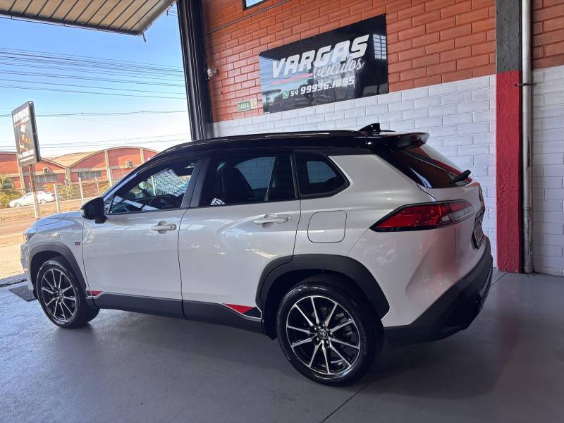 TOYOTA - COROLLA - 2023/2024 - Branca - R$ 170.000,00