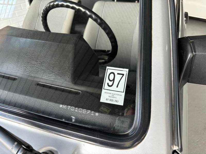 VOLKSWAGEN - VOYAGE - 1989/1989 - Prata - R$ 50.000,00