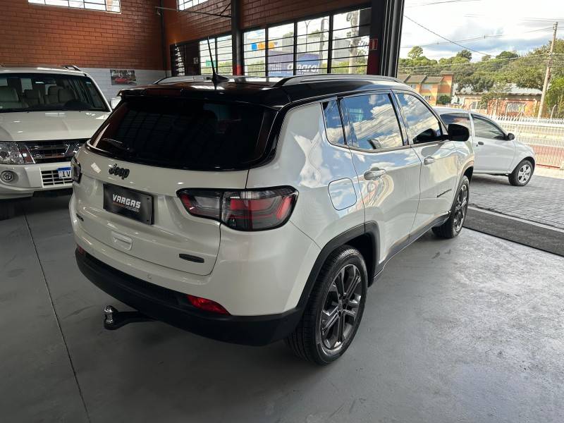 JEEP - COMPASS - 2021/2022 - Branca - R$ 132.000,00