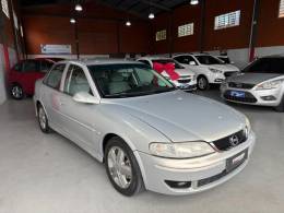 CHEVROLET - VECTRA - 2005/2005 - Prata - R$ 32.900,00