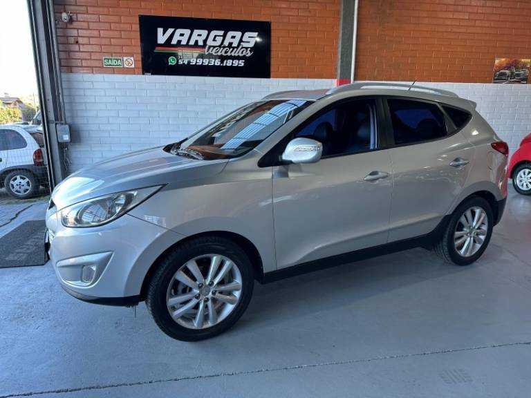 HYUNDAI - IX35 - 2011/2012 - Prata - R$ 63.000,00