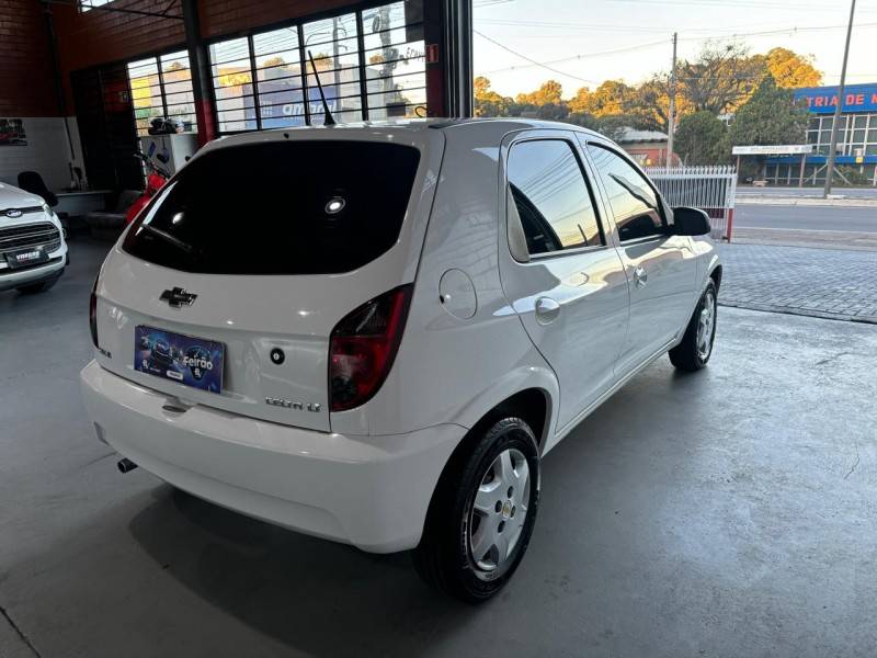 CHEVROLET - CELTA - 2013/2013 - Branca - R$ 36.000,00