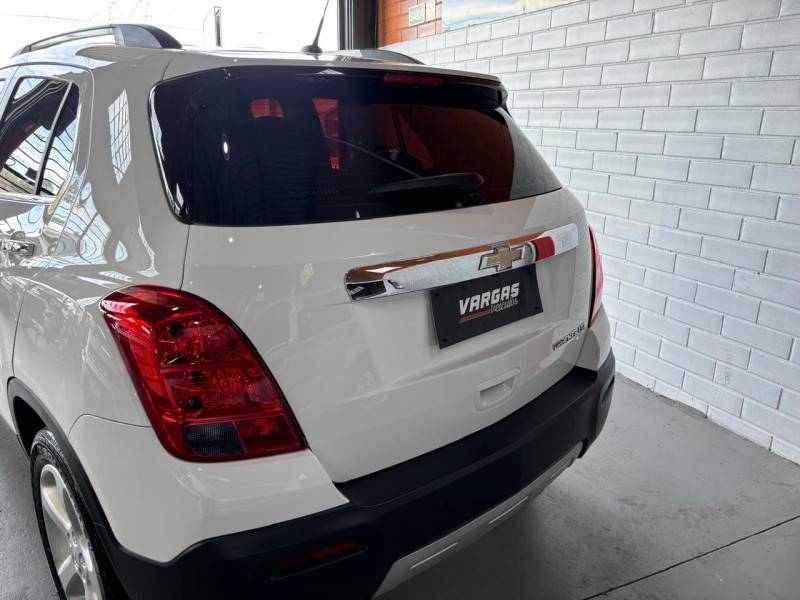 CHEVROLET - TRACKER - 2015/2015 - Branca - R$ 69.000,00