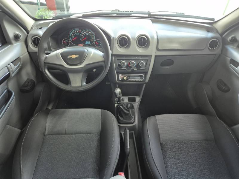 CHEVROLET - PRISMA - 2011/2012 - Branca - R$ 32.000,00