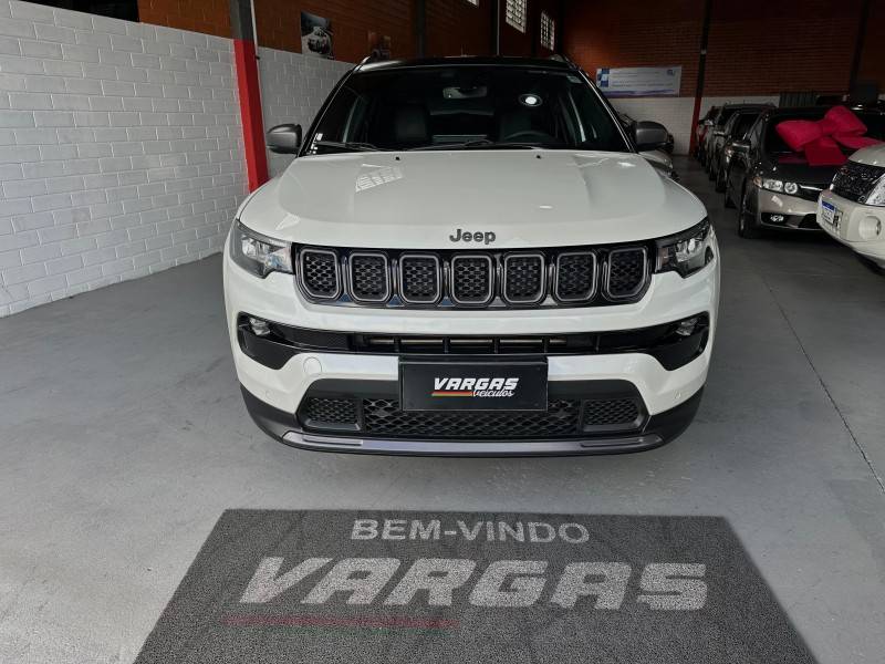 JEEP - COMPASS - 2021/2022 - Branca - R$ 132.000,00