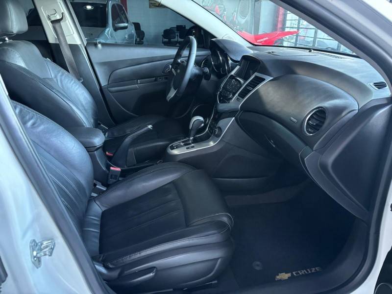CHEVROLET - CRUZE - 2014/2014 - Branca - R$ 75.000,00