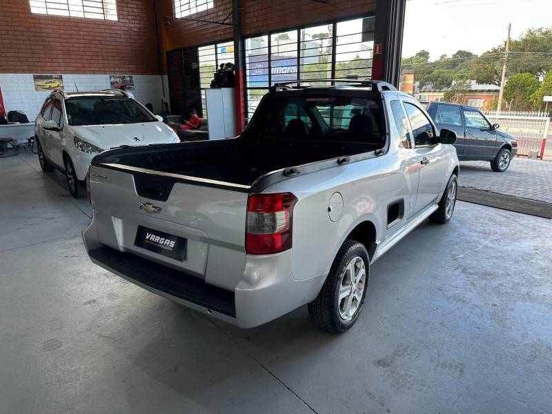 CHEVROLET - MONTANA - 2017/2018 - Prata - R$ 53.000,00