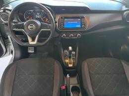 NISSAN - KICKS - 2017/2018 - Prata - R$ 83.000,00