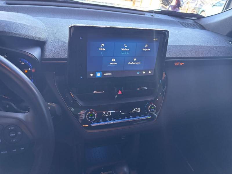 TOYOTA - COROLLA - 2023/2024 - Branca - R$ 170.000,00